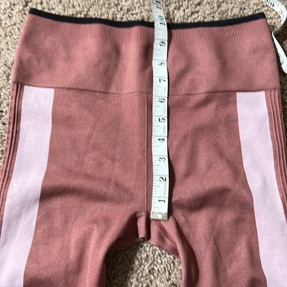 Fabletics High-Waisted Seamless Colorblock Legging Size Small - Picture 6 of 8